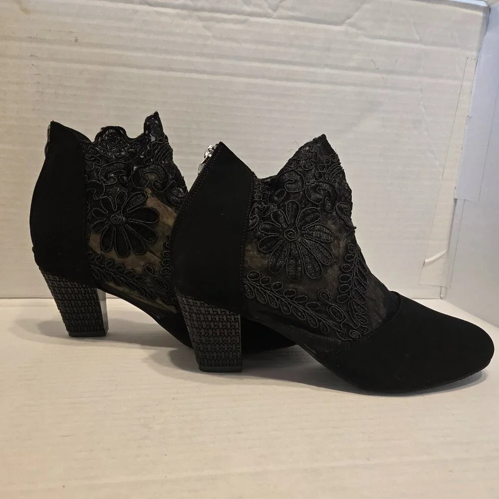 BLACK VELVET AND LACE WOMEN'S ANKLE BOOTS - Picture 1 of 5